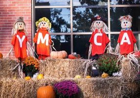 morris_5_year_anniversary_scarecrow